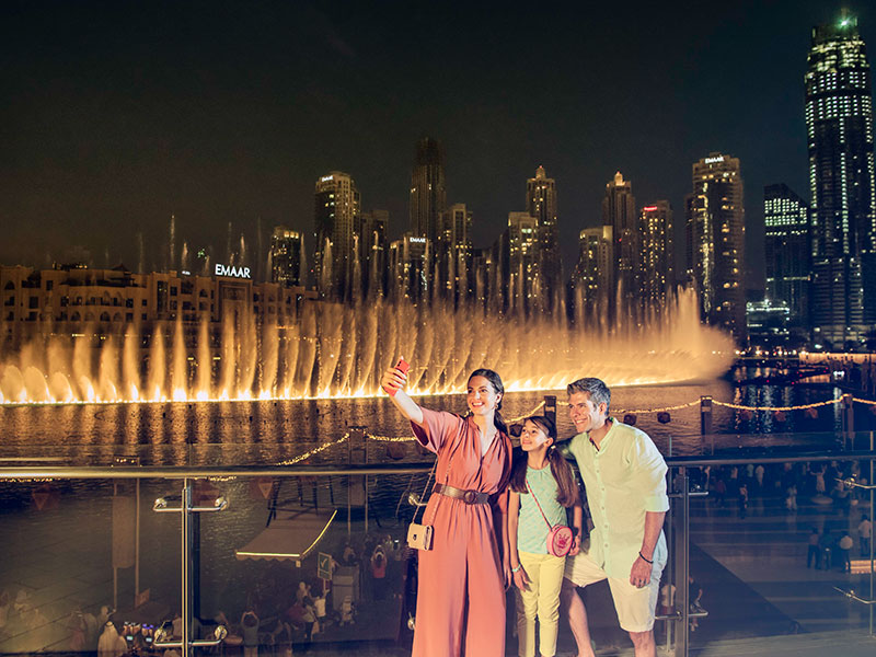 free family activities Dubai fountain show