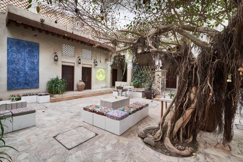 Old Dubai hidden gem – XVA Gallery courtyard art