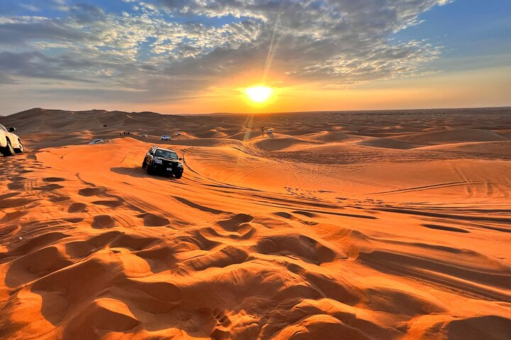 desert adventures in Dubai dune bashing at sunset