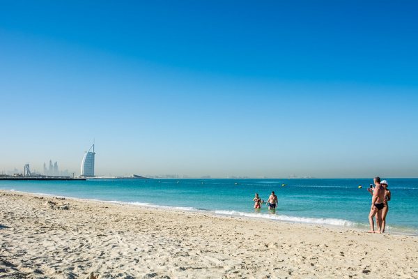 affordable family activities in Dubai at Kite Beach