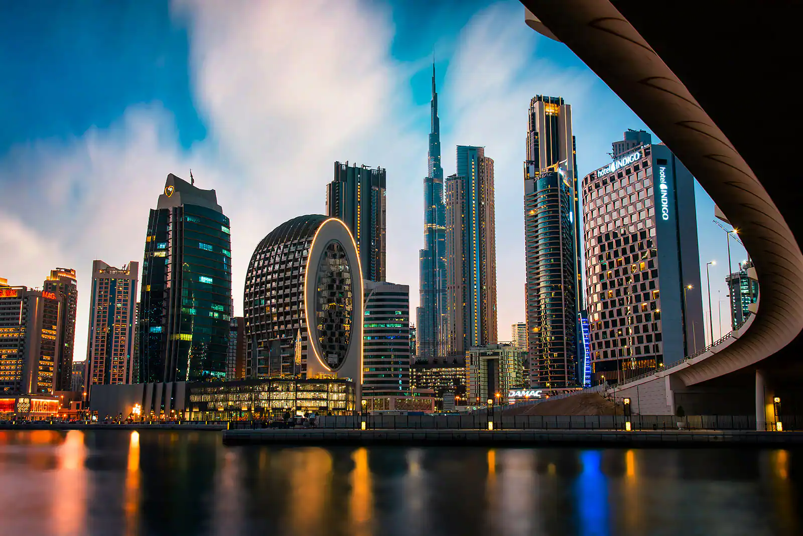 Bay Avenue Dubai promenade in Business Bay