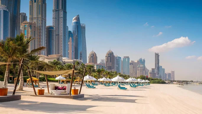 Best public beaches in Dubai skyline view
