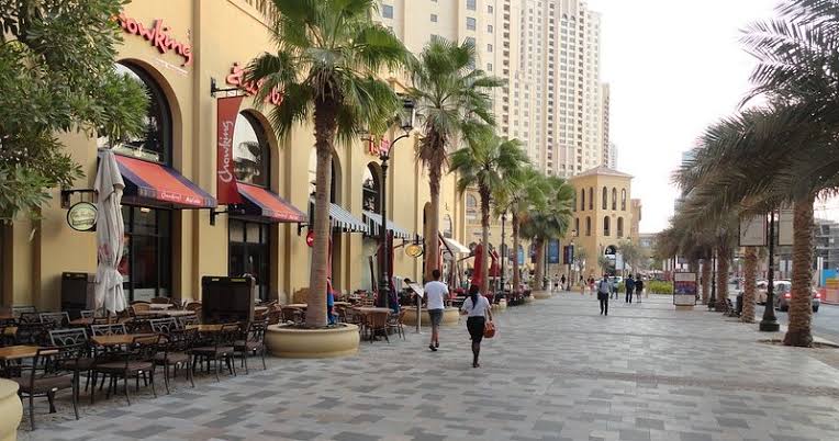 JBR Walk Dubai restaurants and cafes along the promenade