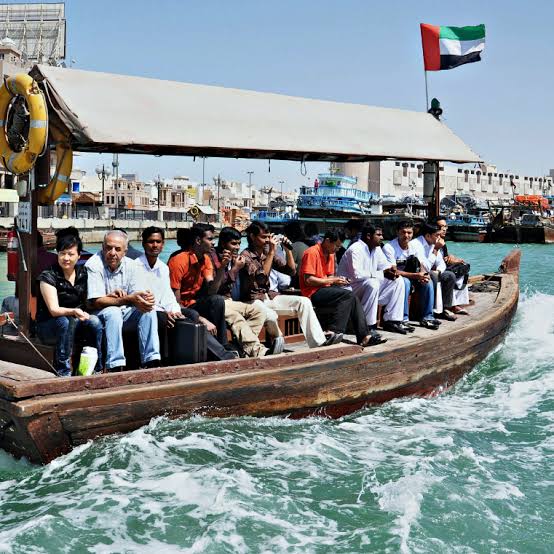passengers boarding at Bur Dubai abra crossing point